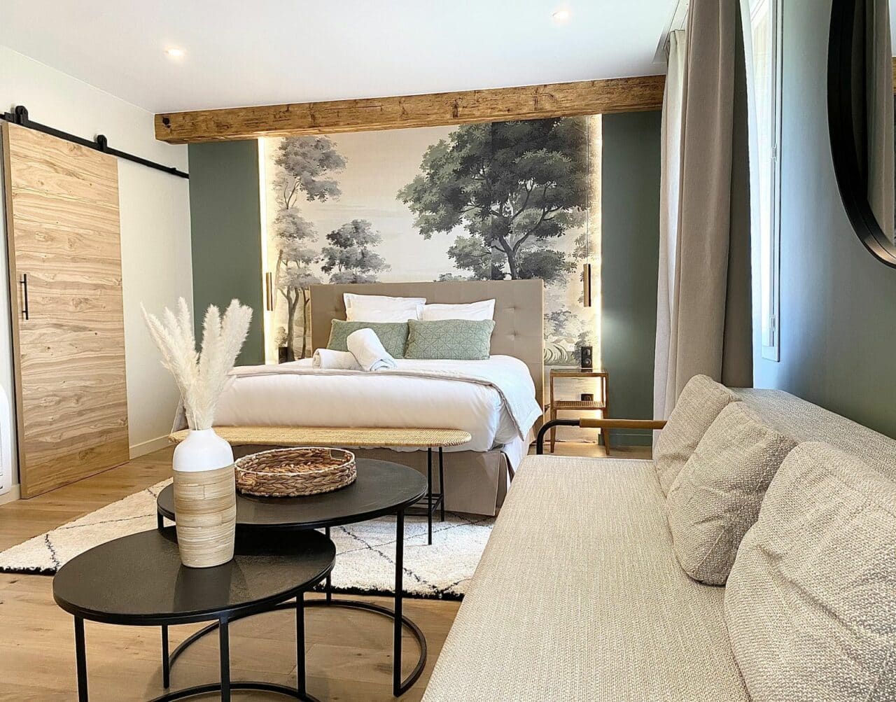 Chambre romantique Coquette aux Granges d’Haillancourt avec lit double et décoration élégante