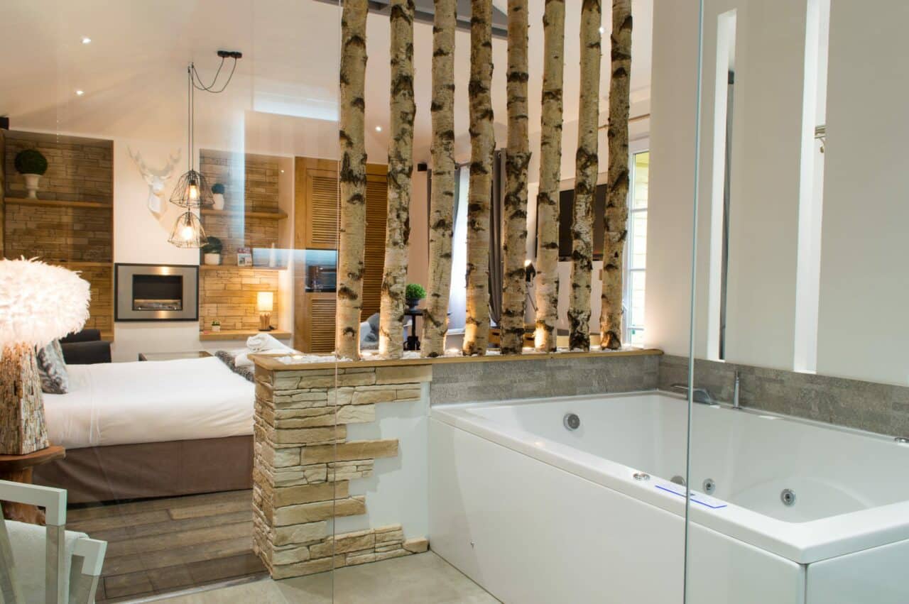 Jacuzzi intérieur dans la Suite Megève – Granges d’Haillancourt